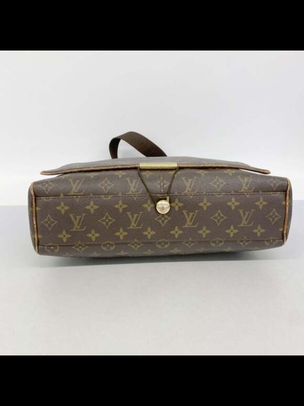 Louis Vuitton Monogram Canvas Messenger Bag in Brown - Picture 2 of 7